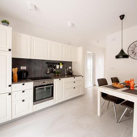 Casa Ol'Bol - Modern Apartment With Seaview And Private Large Backyard Exterior photo