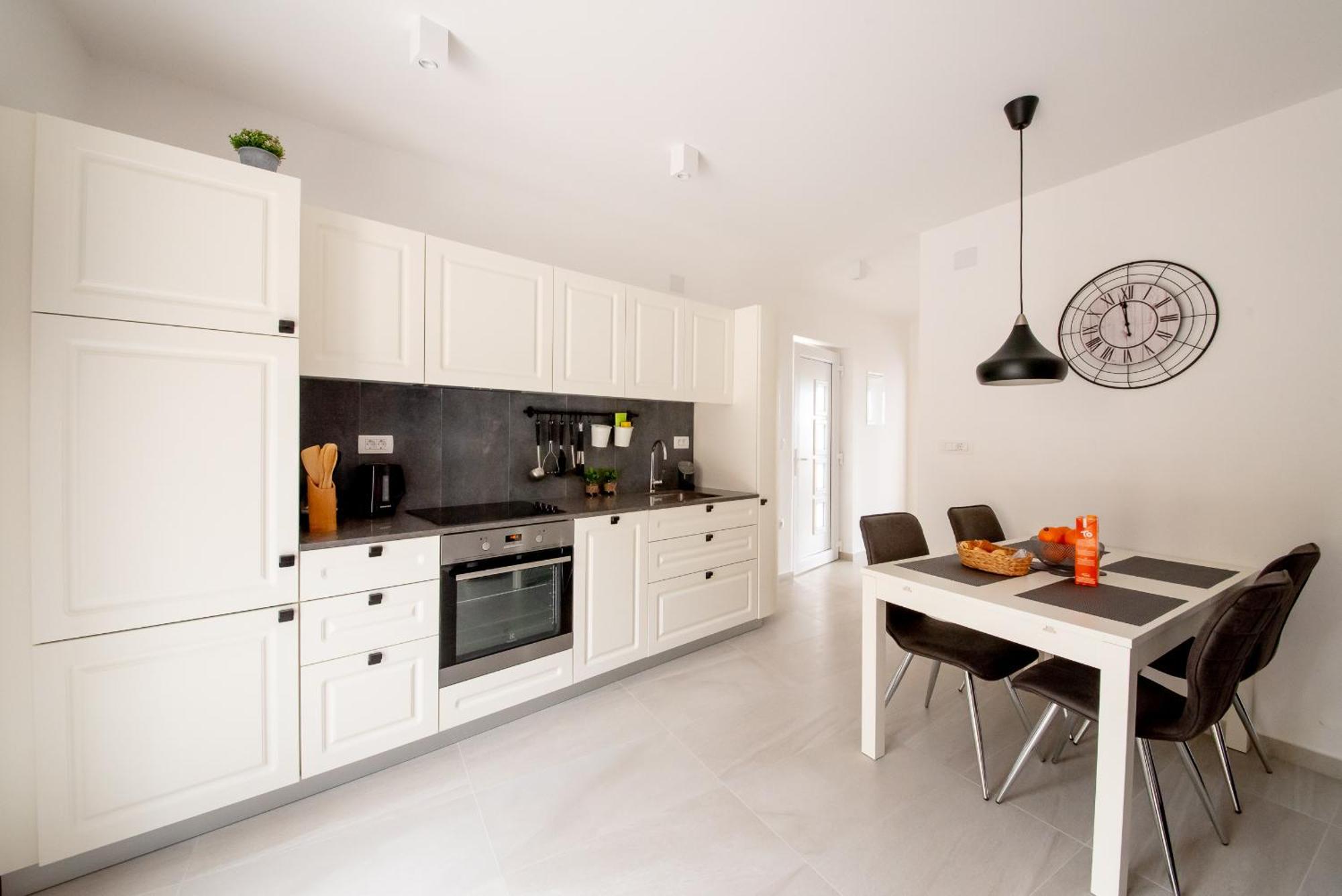 Casa Ol'Bol - Modern Apartment With Seaview And Private Large Backyard Exterior photo