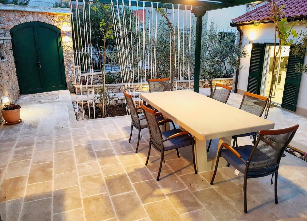Casa Ol'Bol - Modern Apartment With Seaview And Private Large Backyard Exterior photo